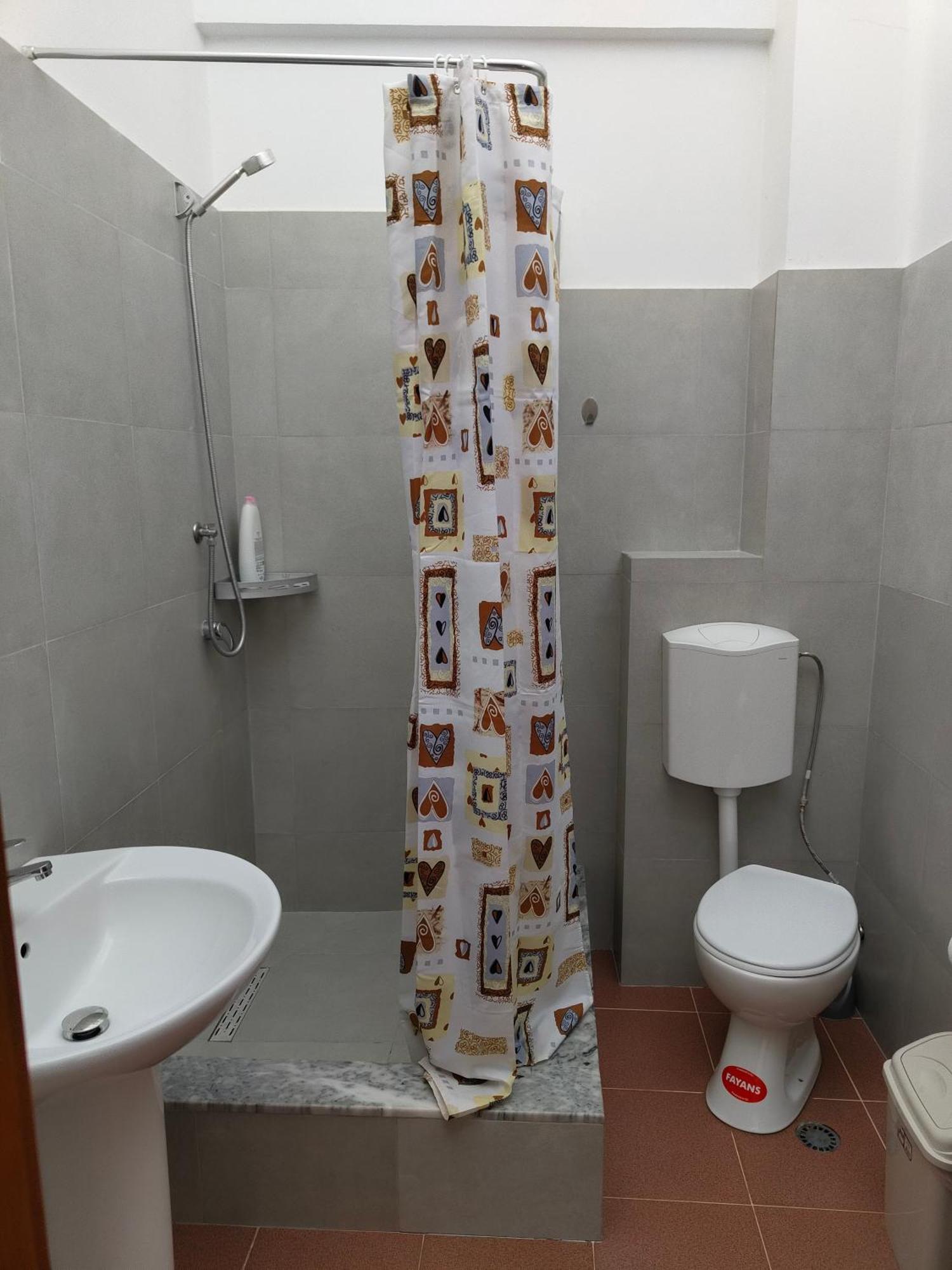 Tias Hostel Shkodër 외부 사진